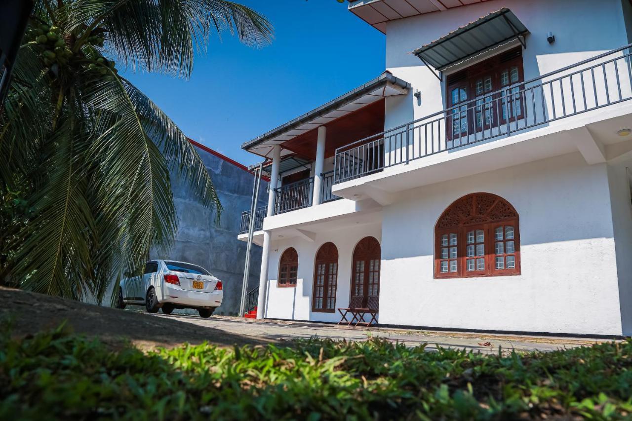 Lakeside Villa 아누라다푸라 외부 사진