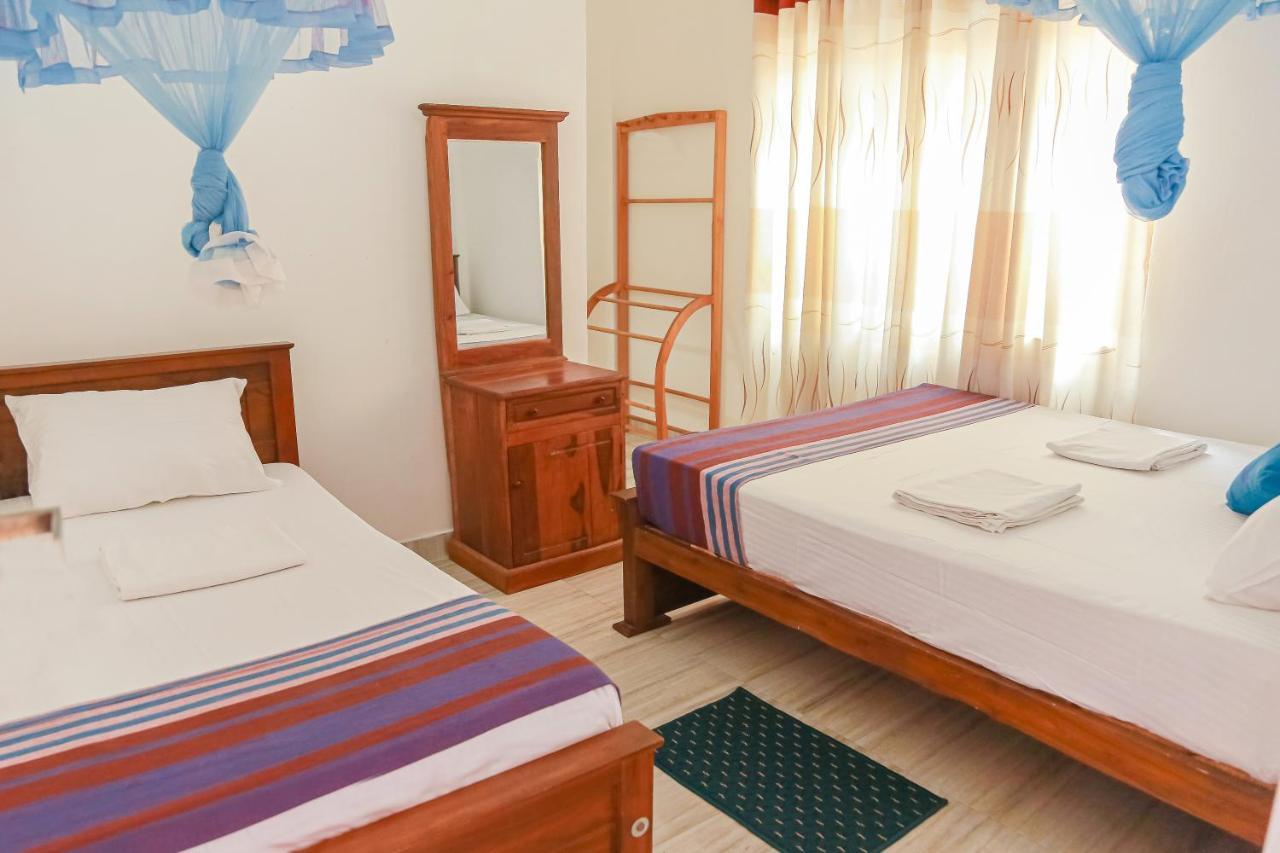 Lakeside Villa 아누라다푸라 외부 사진